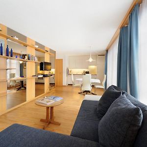 Superior One-Bedroom Apartment 562 or 570