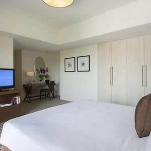 Premier One-Bedroom Apartment